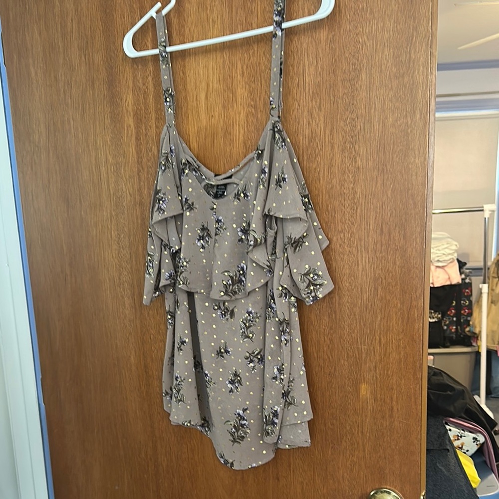 Torrid Floral Ruffle Top in Gray